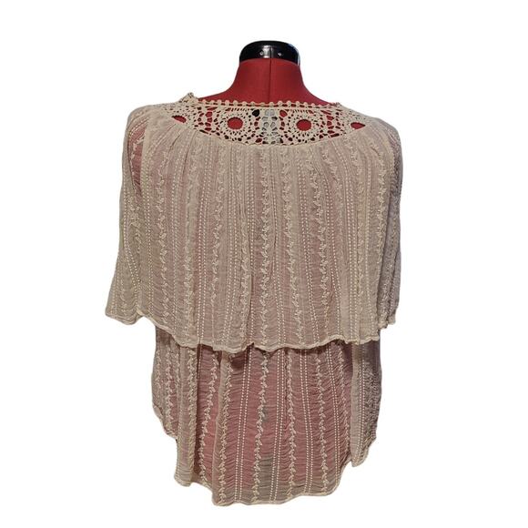 Tj Collection white embroidered lacy layered poncho top, size 6 - Picture 2 of 4